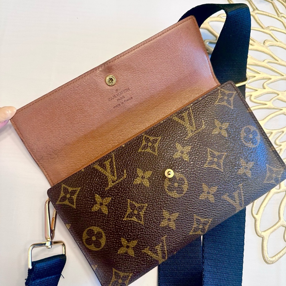 Louis Vuitton Monogram Sarah Wallet - Picture 3 of 14